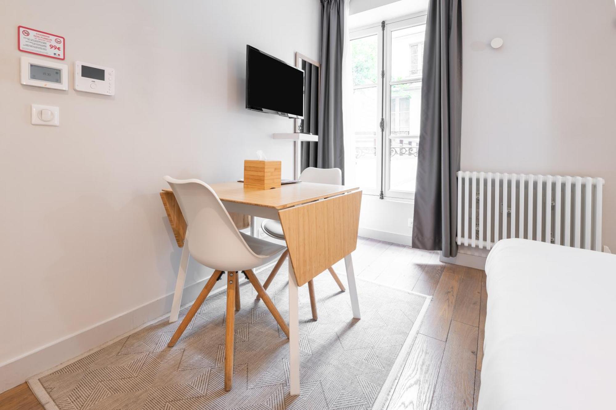 Apparts De L'Oncle Louis Versailles Exterior photo