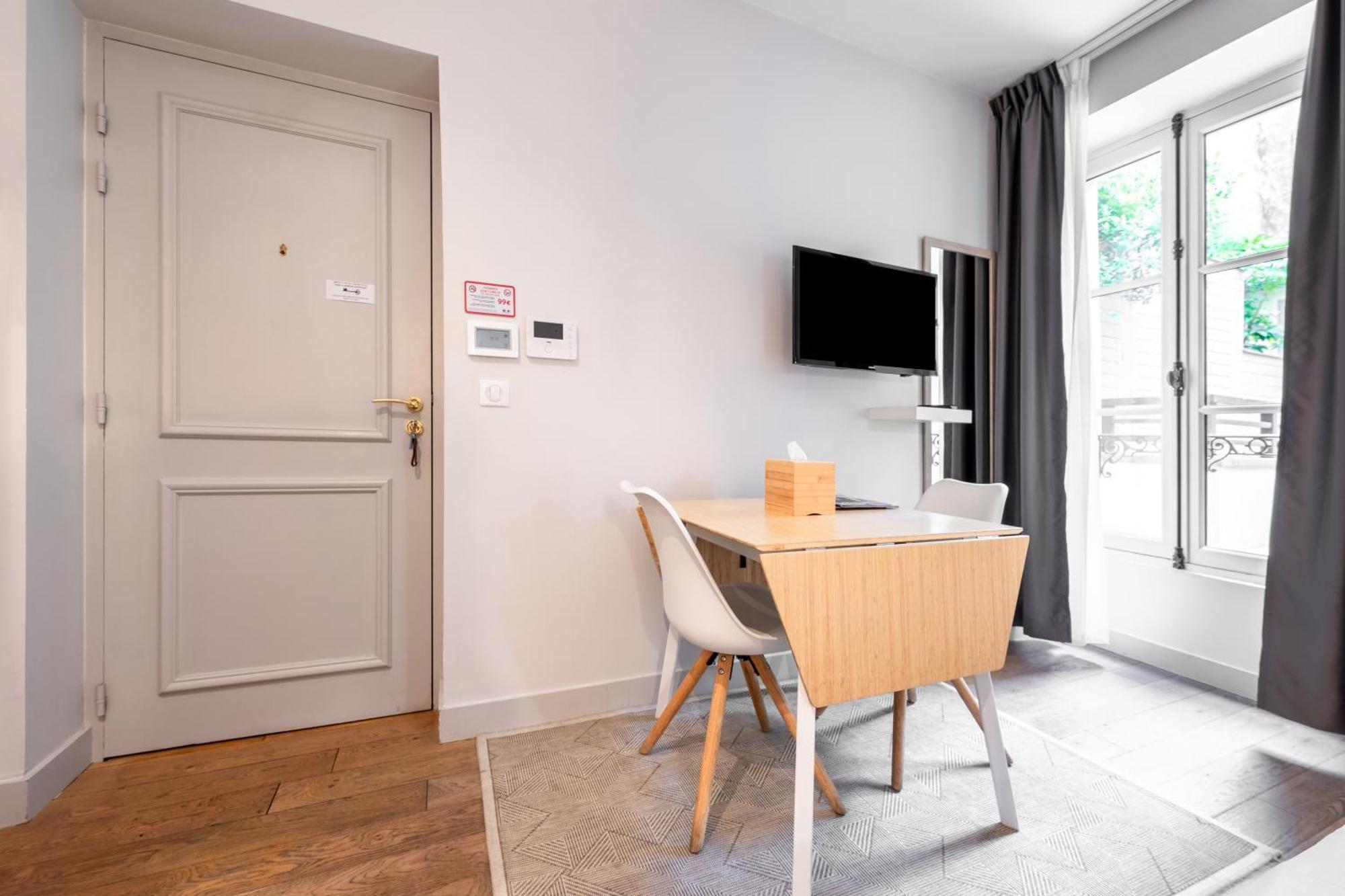 Apparts De L'Oncle Louis Versailles Exterior photo